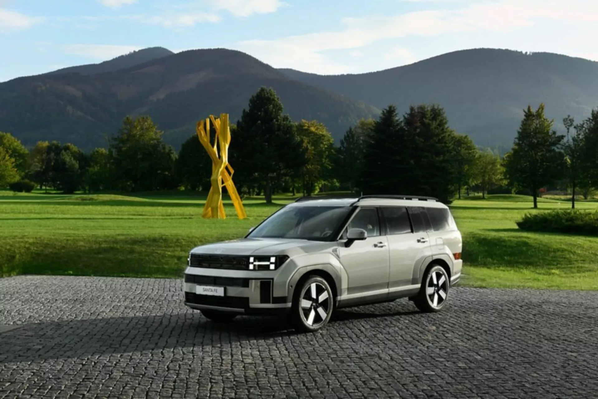 Hyundai Santa Fe 2024 (5. Generáció) SUV - modern dizájn, fejlett technológia, tágas belső tér és kiváló biztonsági funkciók