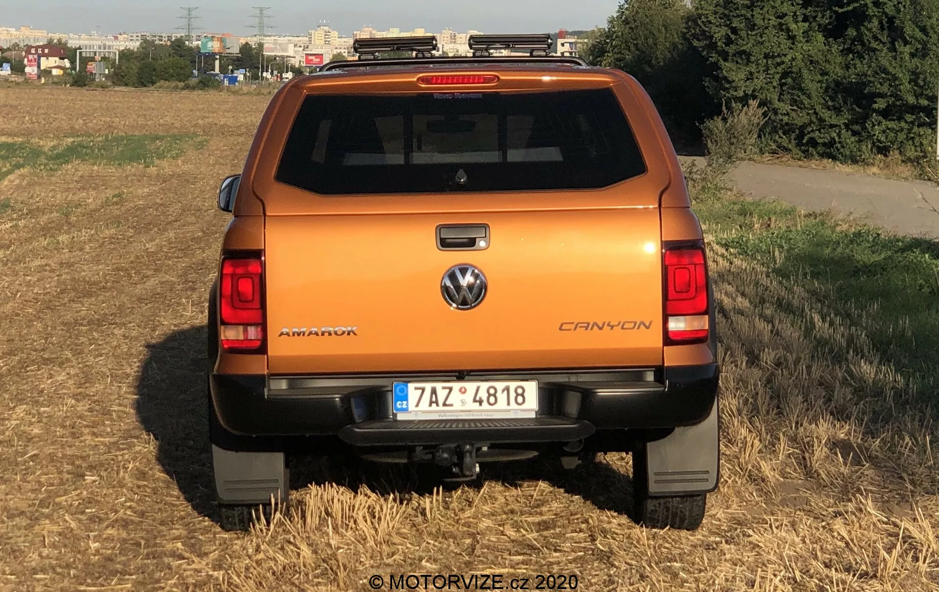 2016-os VW Nutzfahrzeuge Amarok - robusztus pickup sokoldalú felhasználásra, fejlett biztonsági funkciókkal és kényelmes belső térrel munkához és kikapcsolódáshoz