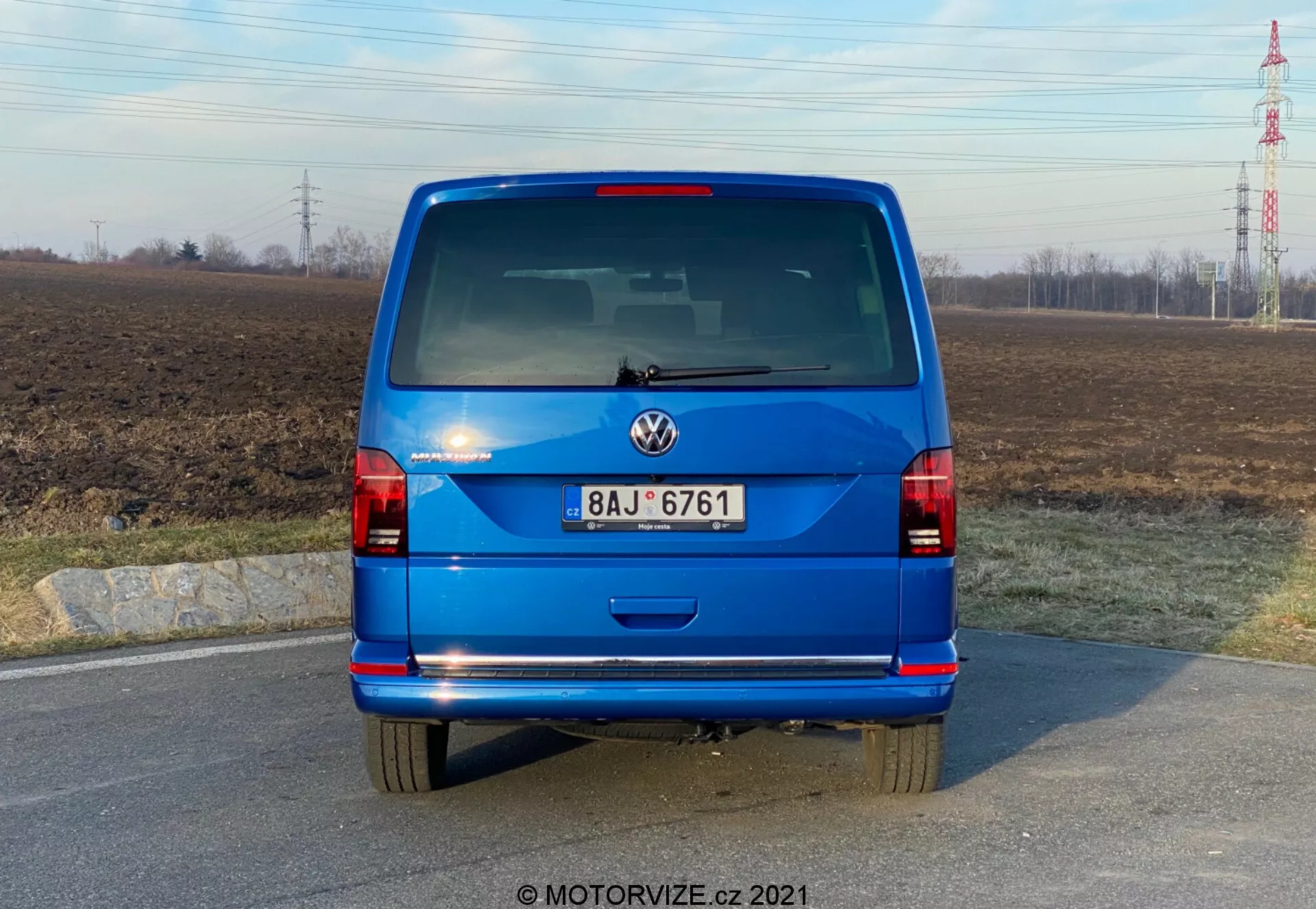 2019-es VW Nutzfahrzeuge Transporter T6.1 Multivan, sokoldalú és kényelmes, ideális családi és kereskedelmi használatra.