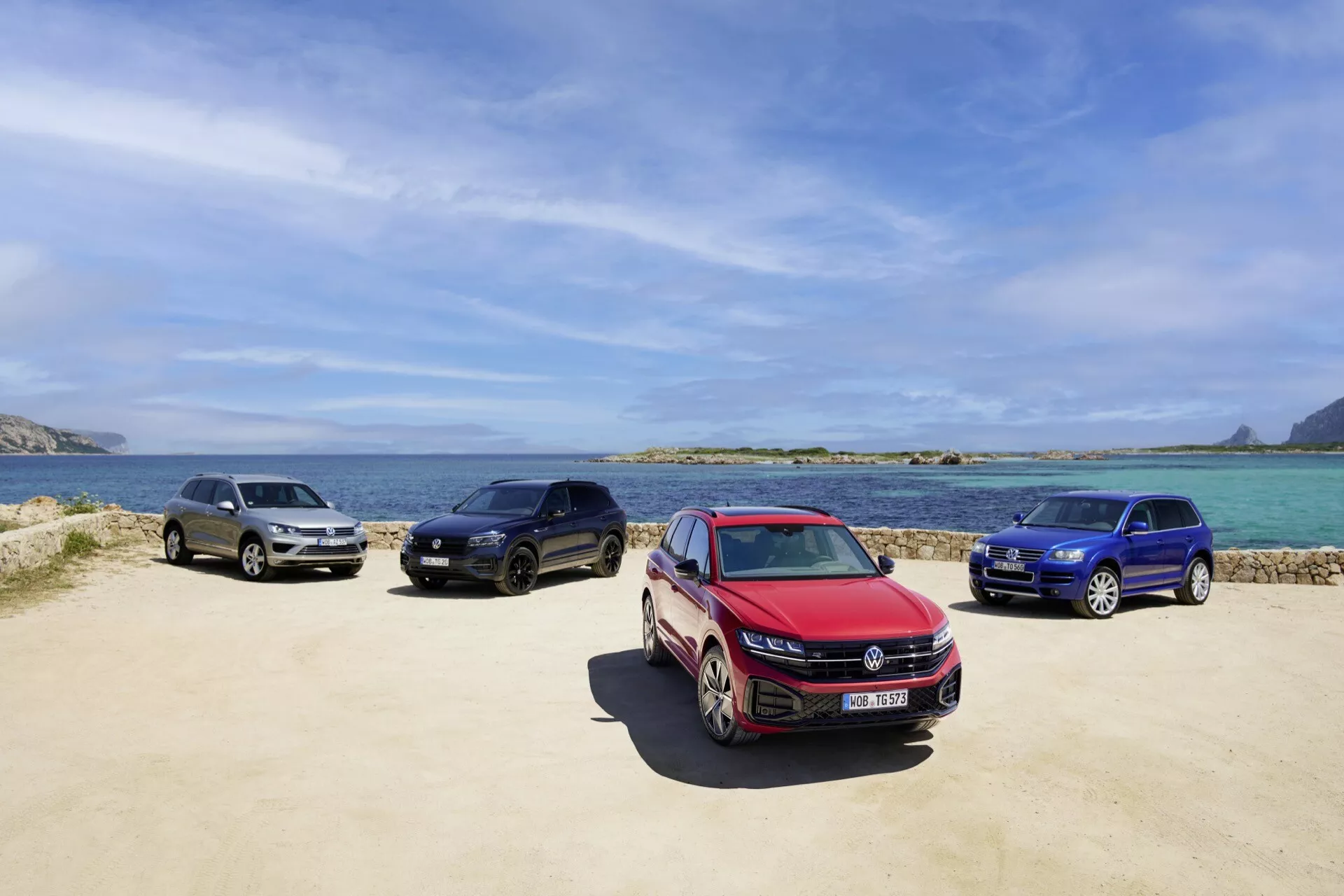 2023-as VW Touareg III Facelift modell, amely a legújabb tervezési fejlesztéseket mutatja be speciális világítástechnológiával és aerodinamikai formával